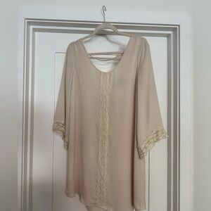 Astr the Label - Cream Lace-Detail Shift Dress